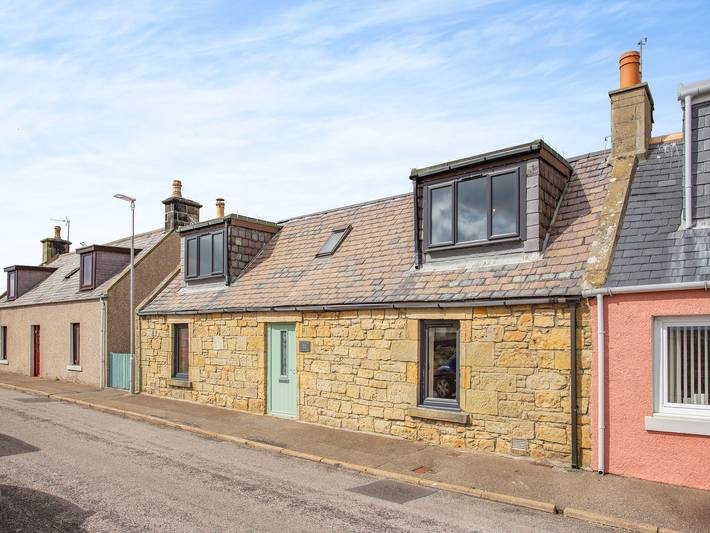 Glamping for 6 people, with garden, with pets in Moray