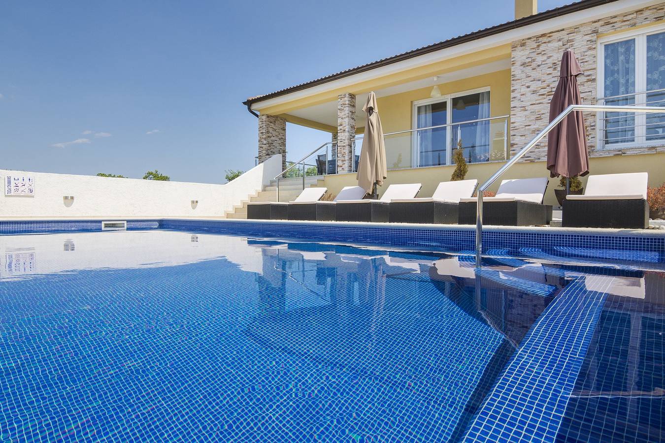 Villa Land with Private Pool in Labin, Ostküste Istrien