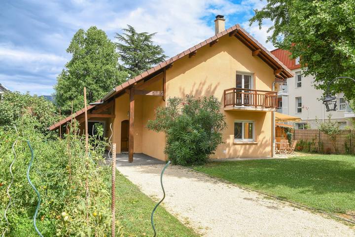 Maison de Vacances 'Du Grand Port' avec Balcon, Wi-Fi et Climatisation in Aix-les-Bains, Région de Chambéry