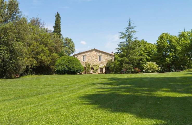 Ferienwohnung für 8 Personen, mit Terrasse und Garten sowie Pool und Ausblick in Perugia