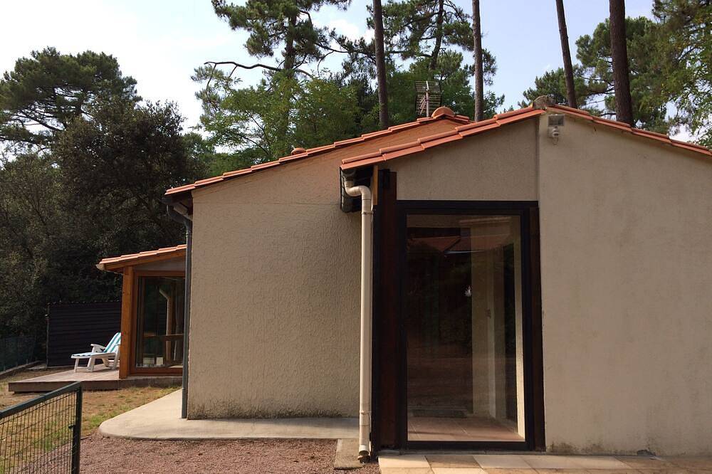 Maison au calme à 7 minutes à pied des plages  (location d’une semaine minimum) in Meschers-sur-Gironde, Région de Rochefort