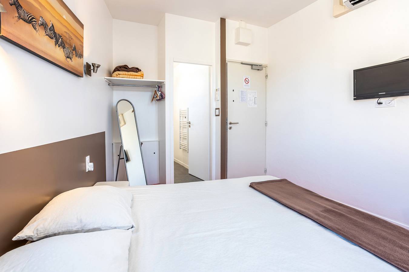 Chambre 'N°01' avec Wi-Fi in Chantonnay, Région de La Roche-sur-Yon