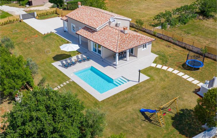 Ferienhaus für 9 Personen, mit Terrasse