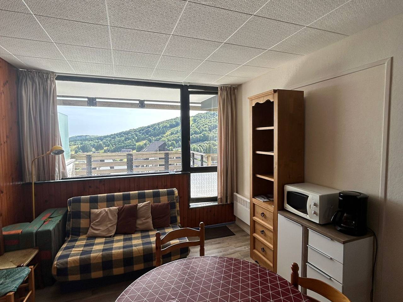 Appartement entier, Appartement 2 pièces vue montagne, proche pistes et lac in Super Besse, Besse-et-Saint-Anastaise