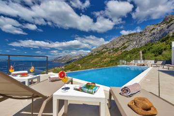 Ferienhaus für 8 Personen, mit Pool und Garten sowie Sauna und Whirlpool in Brela
