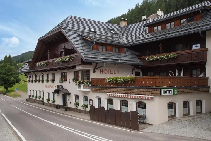 Hotel per 3 persone, con panorama e terrazza, con animali domestici - 1
