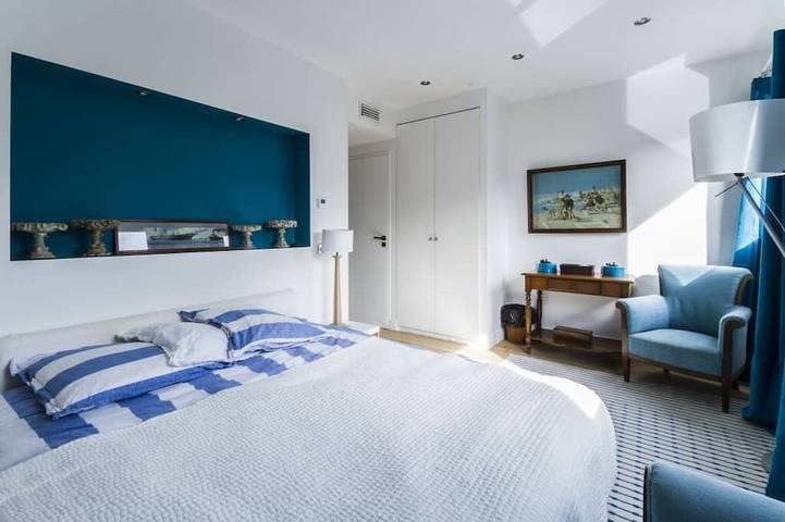 Location de vacances pour 10 personnes, avec jardin ainsi que terrasse et sauna dans La Pointe-Rouge - 2