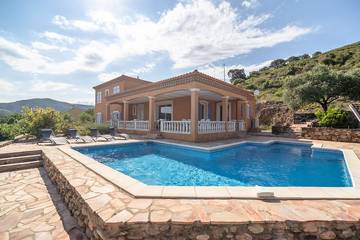 Cottage pour 6 personnes, avec terrasse et jardin à Roquebrun