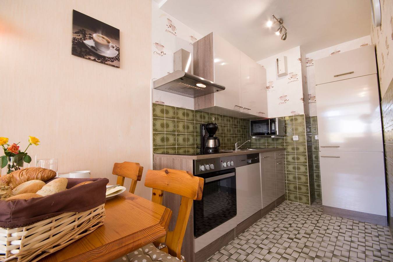 Ganze Wohnung, Gemütliche 4 Personen Ferienwohnung mit Schwimmbad und Sauna im Haus. in Sahlenburg Strand, Cuxhaven