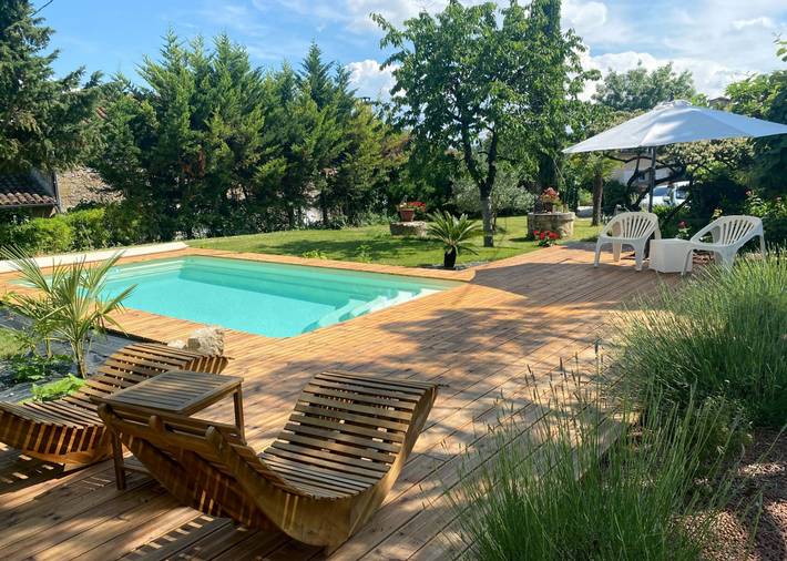 Gîte pour 2 personnes, avec Terrasse ainsi que Jardin et Piscine dans le Gers