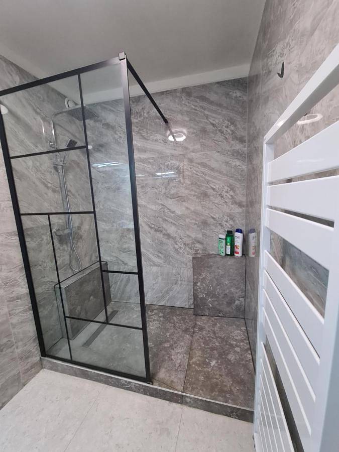 Gîte pour 6 personnes, avec terrasse dans Bowling Acropolis Nice - 4