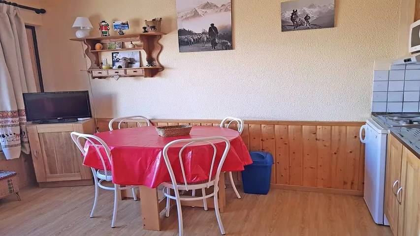 Ganze Wohnung, P2303 - Großes Studio - 4 Personen - Stationszentrum in Puy-Saint-Vincent, Nationalpark Écrins