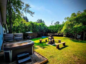 Chalet pour 8 personnes, avec terrasse et jacuzzi dans Mont-Tremblant