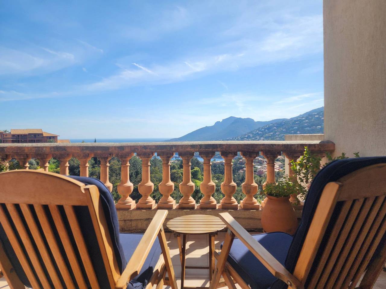 Appartement entier, Magnifique 2p vue mer et piscine in Théoule-sur-Mer, Massif de l'Esterel