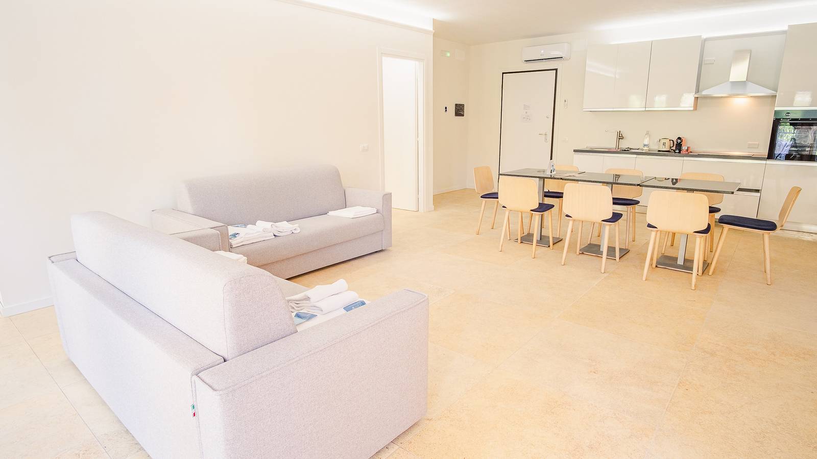 Appartamento intero, Appartamento vacanze per 7 persone con piscina in Rivoltella del Garda, Desenzano del Garda