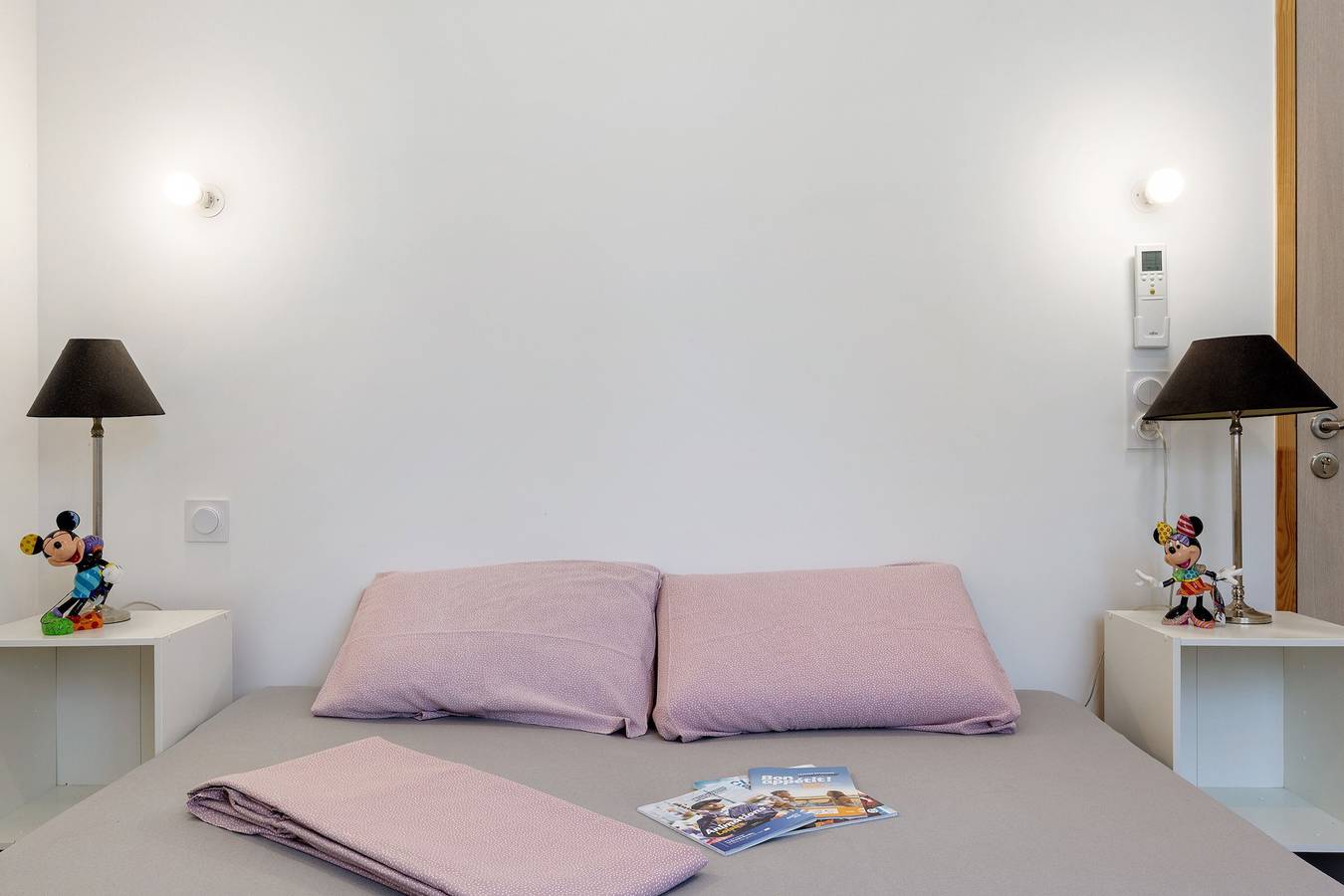 Gästezimmer Sous le Pin „Zimmer 5“ mit geteilter Terrasse, Wlan und Klimaanlage in Olonne-sur-Mer, Les Sables-d'Olonne