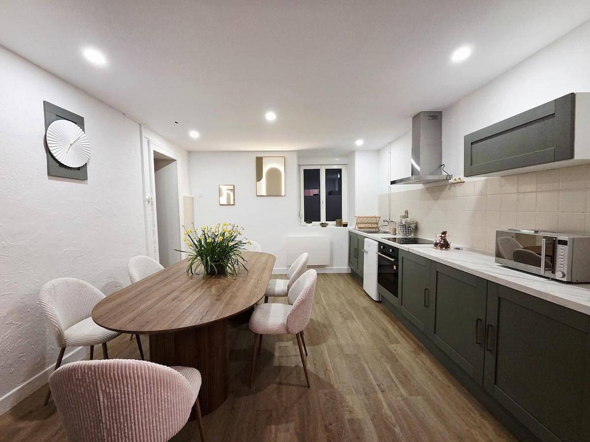 Appartement entier, Le petit domaine de Leo L ecureuil appartement cosy avec jardin privatif in Celles-sur-Plaine, Saint-Dié-des-Vosges
