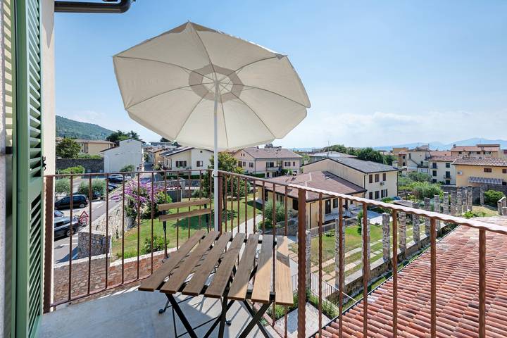 Apartment 'Al Casel - Limonaia' with Lake View, Wi-Fi and Air Conditioning