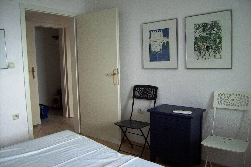 Neu saniert nach deutschen Standart, historische Terrasse mit Blick aufs Meer, in Brela, Makarska Riviera