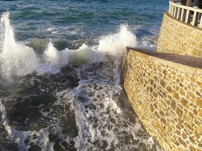 Gîte pour 6 personnes, avec piscine, adapté aux familles dans Plage du Port Fréjus - 3