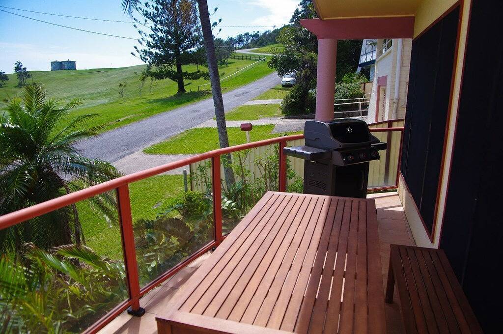 Great Location With Ocean Views, Spa Bath & Air Conditioning in Crescent Head, New South Wales