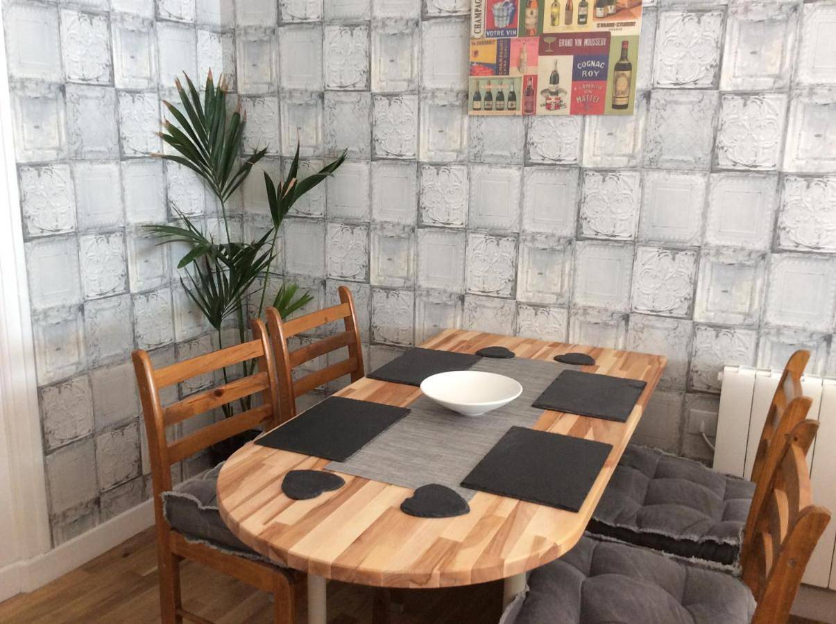 Appartement entier, Apartment in Gouarec, Région de Guingamp