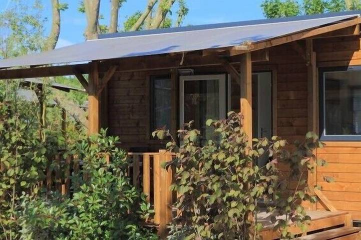 Gîte pour 4 personnes, avec piscine et terrasse en Corse-du-Sud