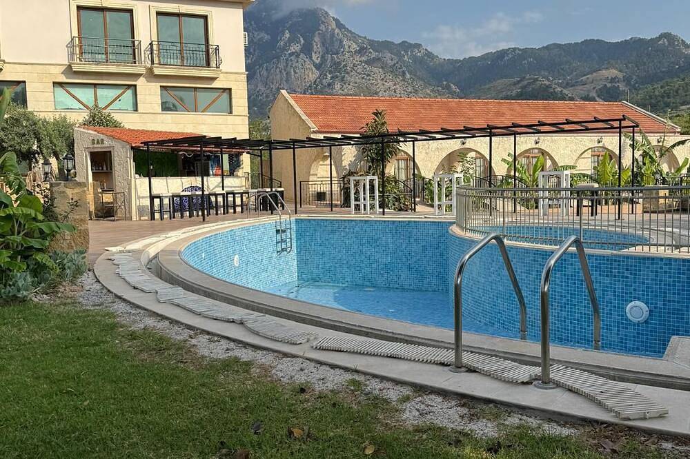 Cozy B&B &Pool Beautiful Mountain View the closest to Paradise in Cyprus in Northern Cyprus