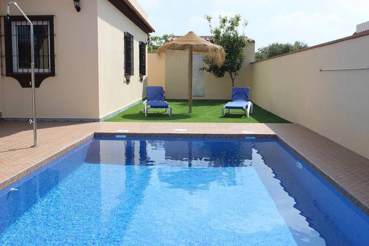 Stadtnah, mit Klimaanlage, großer Pool, Grillbereich mit Außenküche, 2 Parkplätze - Casa Pedro - in Conil de la Frontera, Costa de la Luz