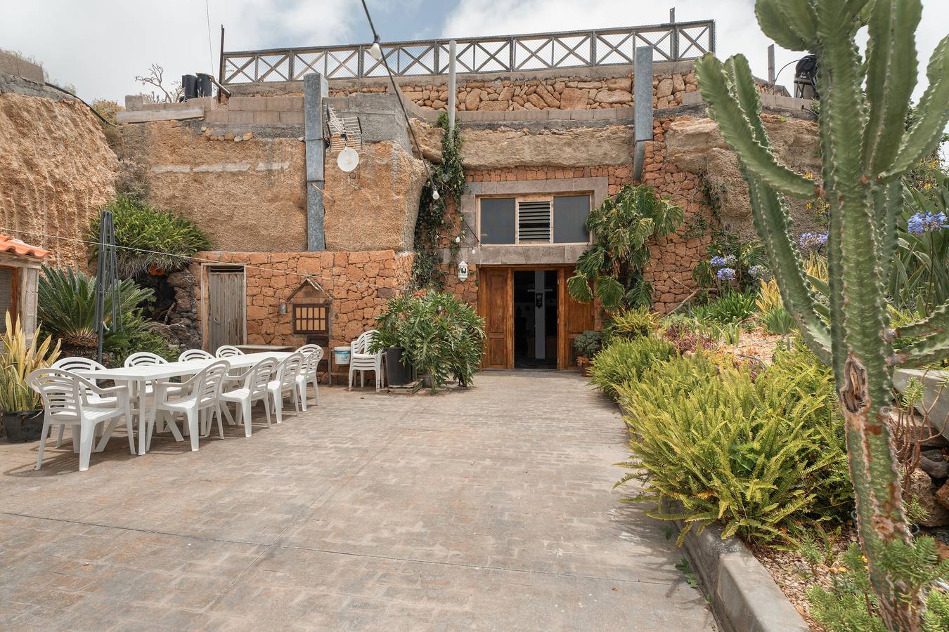 Férias na 'Casa Cueva Anajos' com vista para o mar, terraço partilhado e jardim privado in El Río, Arico