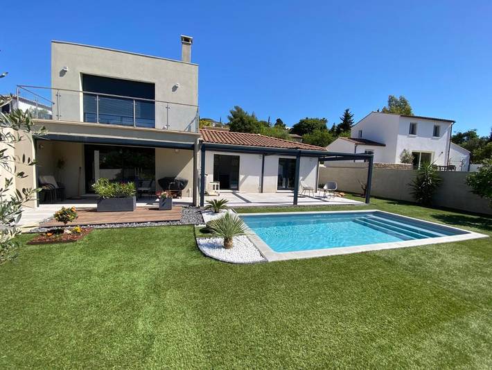 Maison d’hôte pour 2 personnes, avec jardin ainsi que piscine et vue