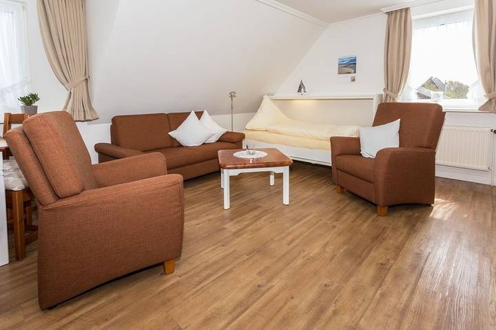 Ferienwohnung für 3 Personen, mit Balkon und Garten in Tinnum