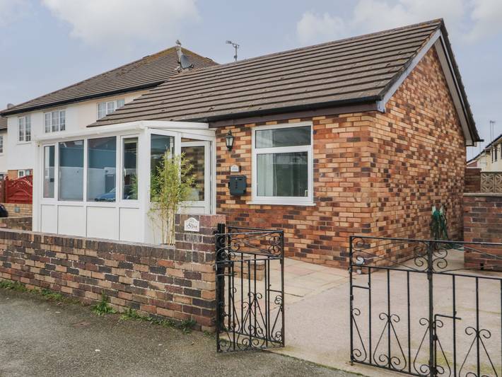 Log cabin for 2 people, with Garden in Llandudno