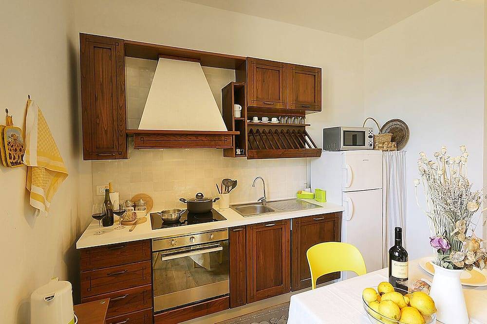 Appartamento intero, 5 minutes from the sea, Apartment \"La Stazione\", for families in the town center in Castagneto Carducci, Costa degli Etruschi