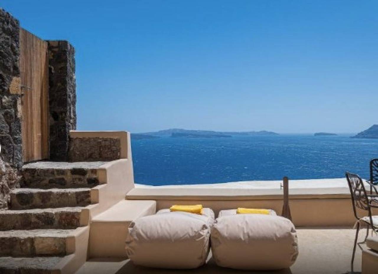 Villa Aurethra, Divine Sea Views, Private Pool, Furnished Terrace, Santorini in Ormos Ammoudiou, Oia