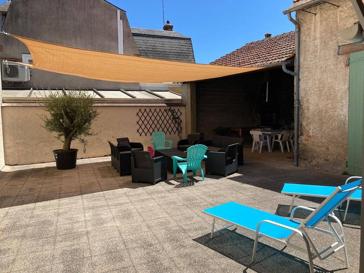 Appartement entier, Apartment in Dompierre-sur-Besbre, Allier