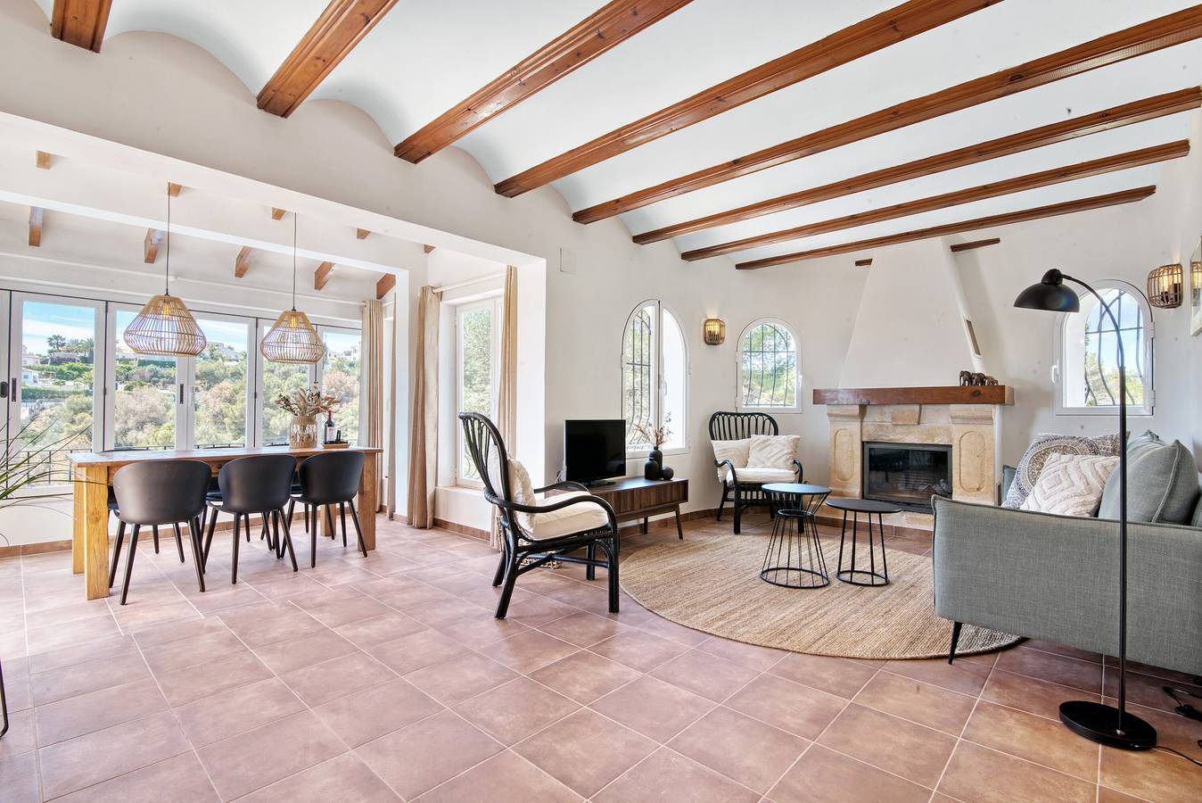 Villa 'Casa Crystal' con vistas a la montaña, Wi-Fi y aire acondicionado in Granadella, Jávea