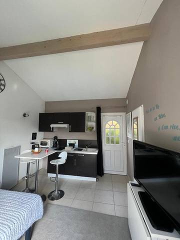 Gîte pour 2 personnes, avec jardin et terrasse à Capestang