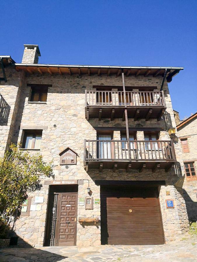 Maison de campagne pour 10 personnes, avec balcon et vue dans Os de Civís