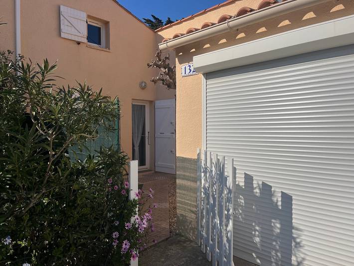 Location de vacances pour 6 personnes, avec terrasse et piscine, animaux acceptés dans Plage des Ayguades - 2