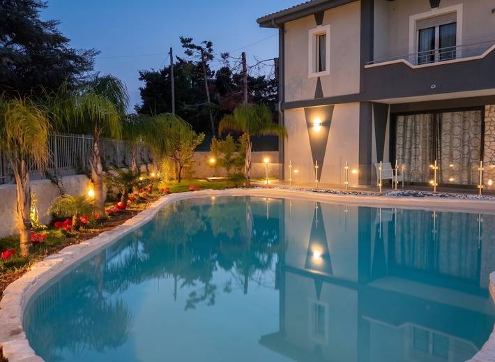 Villa für 8 Personen, mit Garten und Pool - 1