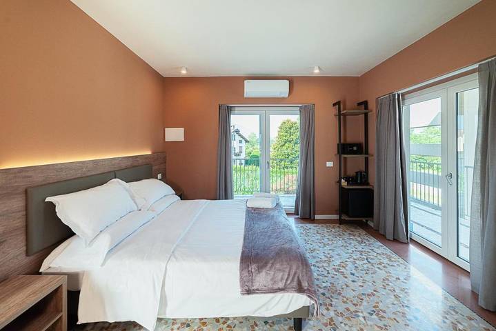 Hôtel pour 2 personnes, avec Balcon ainsi que Terrasse et Jardin à Dubino - 4