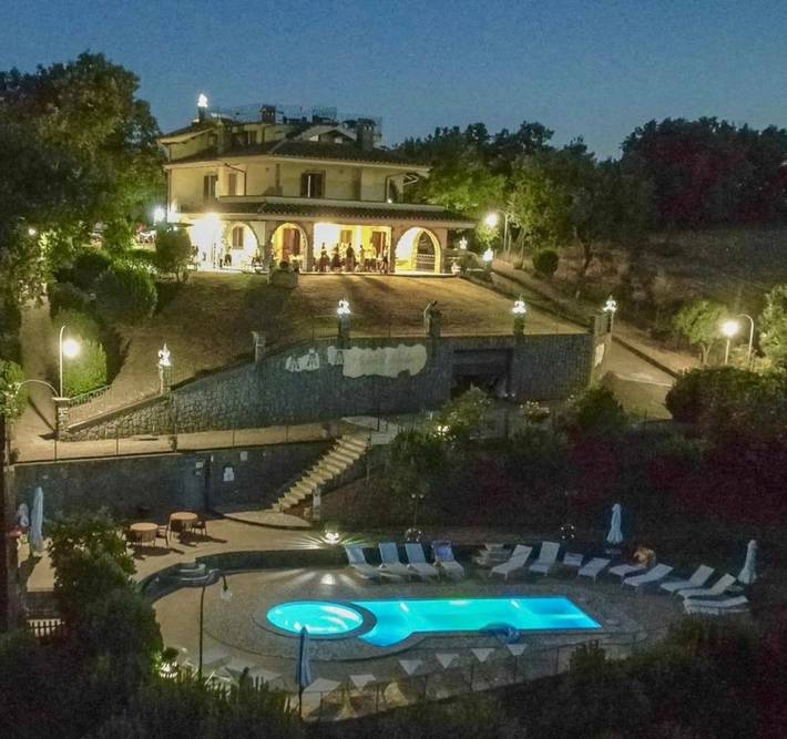 Acogedora villa con piscina cerca del centro de Montefiascone in Montefiascone, Provincia de Viterbo