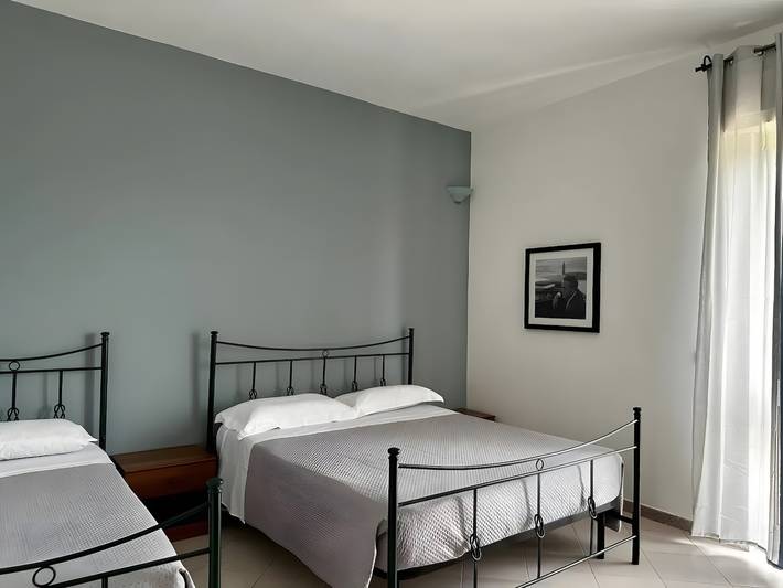 Stanza per 4 persone, con balcone e giardino in Puglia