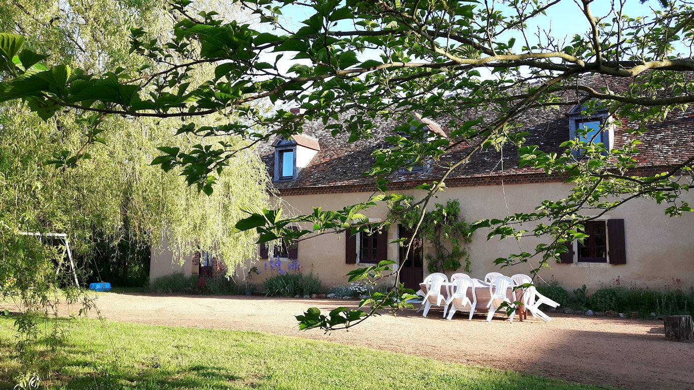 Gîte de la Basse-Cour de la Mothe in Thiel-sur-Acolin, Allier