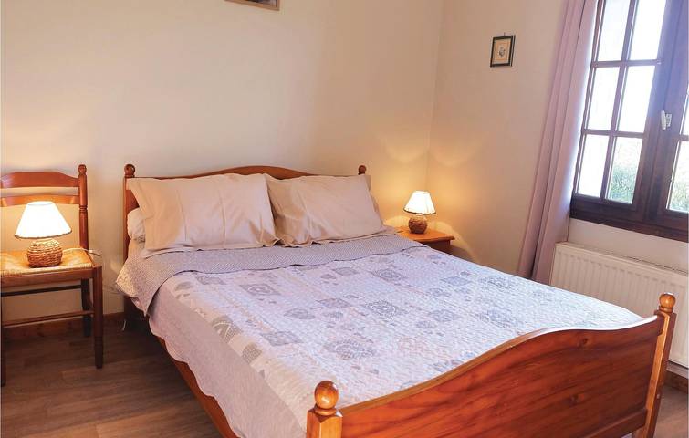 Appartement confortable au bord de la rivière avec WiFi et parking in Hames-Boucres, Région de Calais