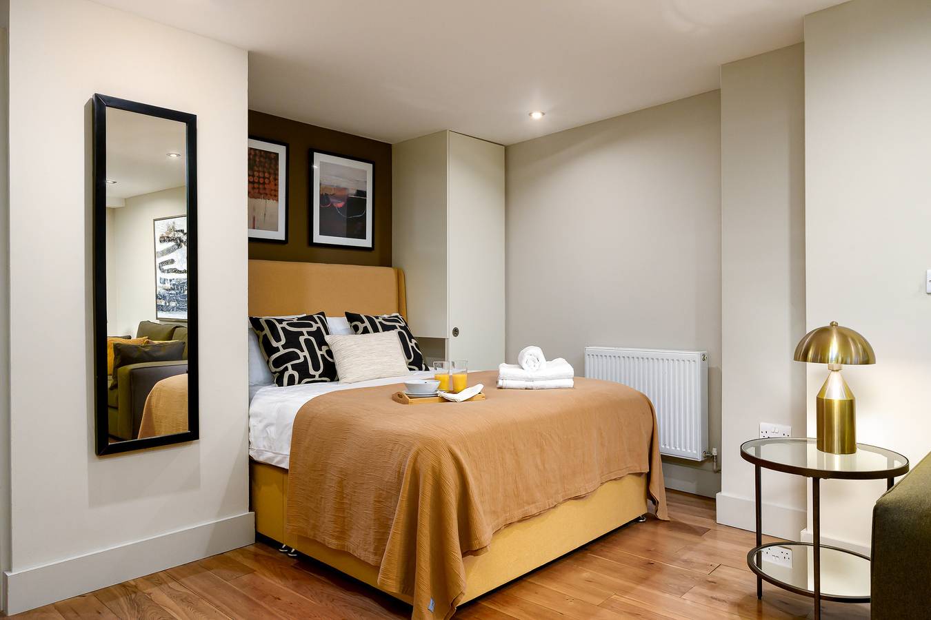 Entire apartment, Monument | Studio Executive in Downtown, London