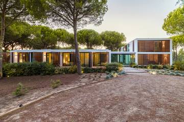 Location de vacances pour 12 personnes, avec terrasse et jardin à Comporta