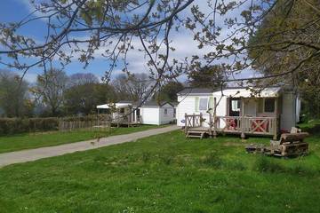 Camping pour 4 Personnes dans Plonévez-Porzay, Région de Châteaulin, Photo 1