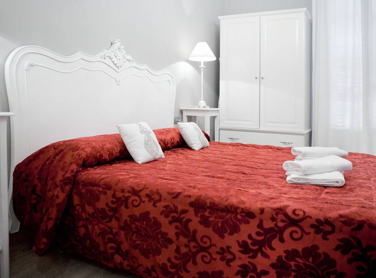 Entire apartment, Luxury Apartment by Bcn Rambla Catalunya Apartment in Barcelona Centre, Barcelona